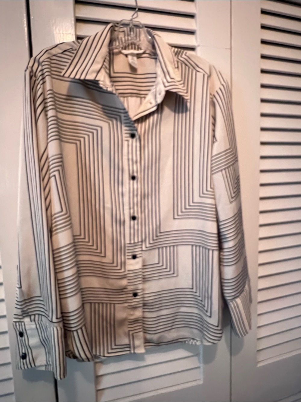 H&M Cream and Black Geometric Stripe Button-Down Shirt